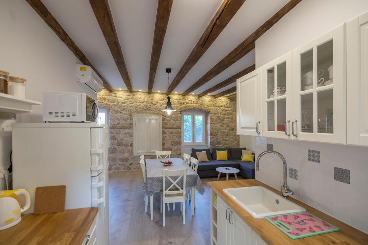 Apartments Bepi Комижа Экстерьер фото