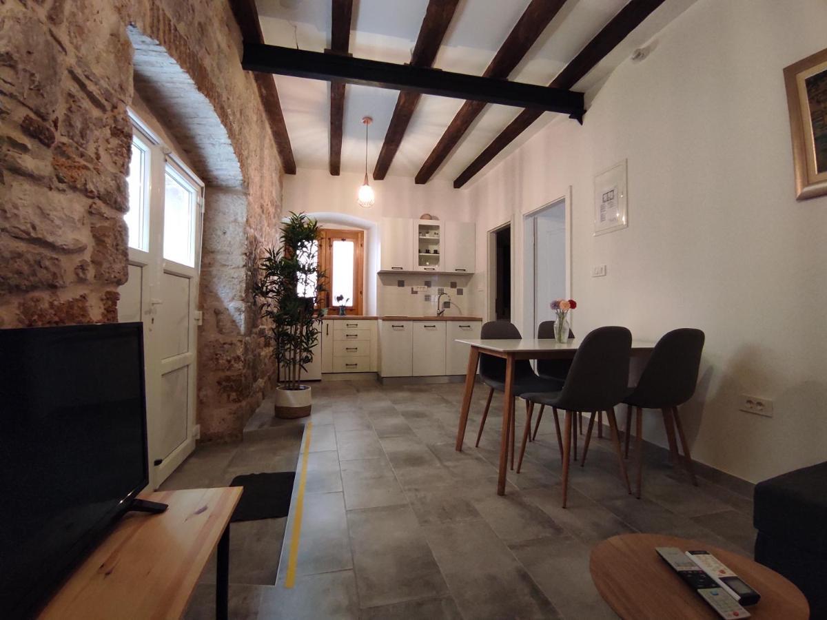 Apartments Bepi Комижа Экстерьер фото