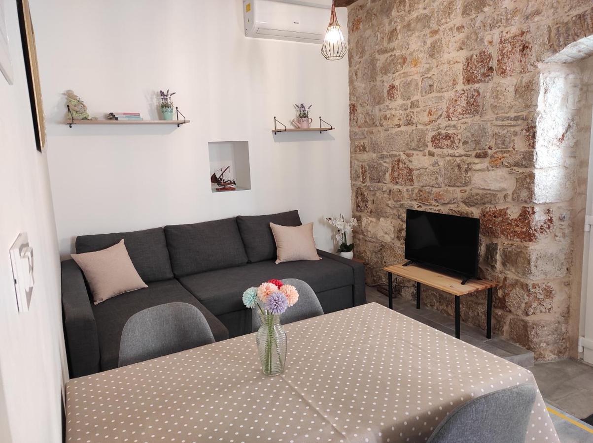 Apartments Bepi Комижа Экстерьер фото